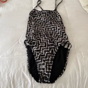 JOLYN TIE BACK ONESIE